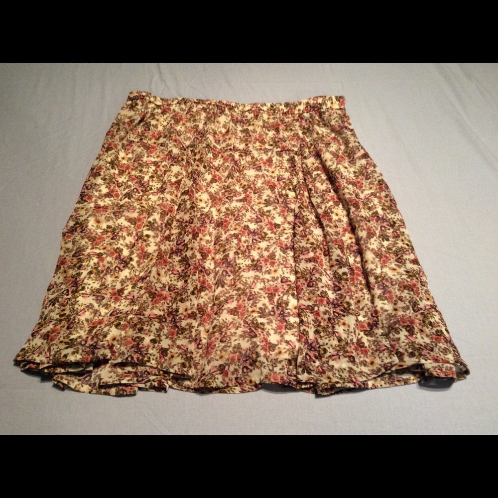 Old navy floral skirt
